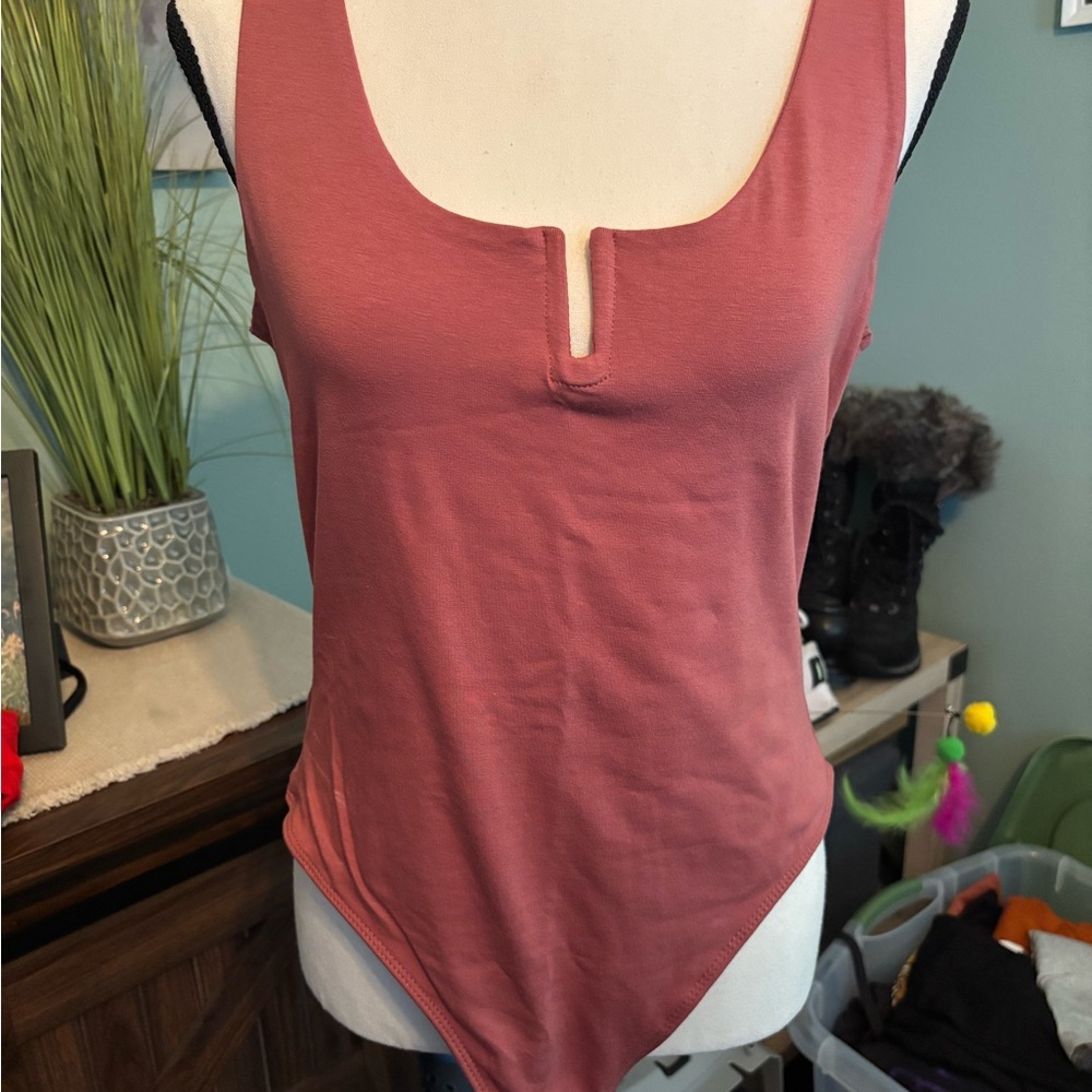 Women's Pink Sleeveless Top